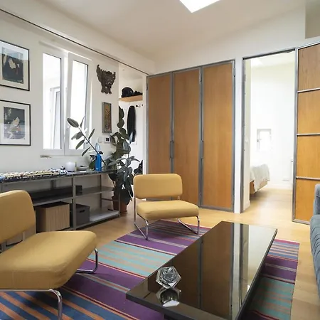 Large Love Nest Near Montmartre Paris